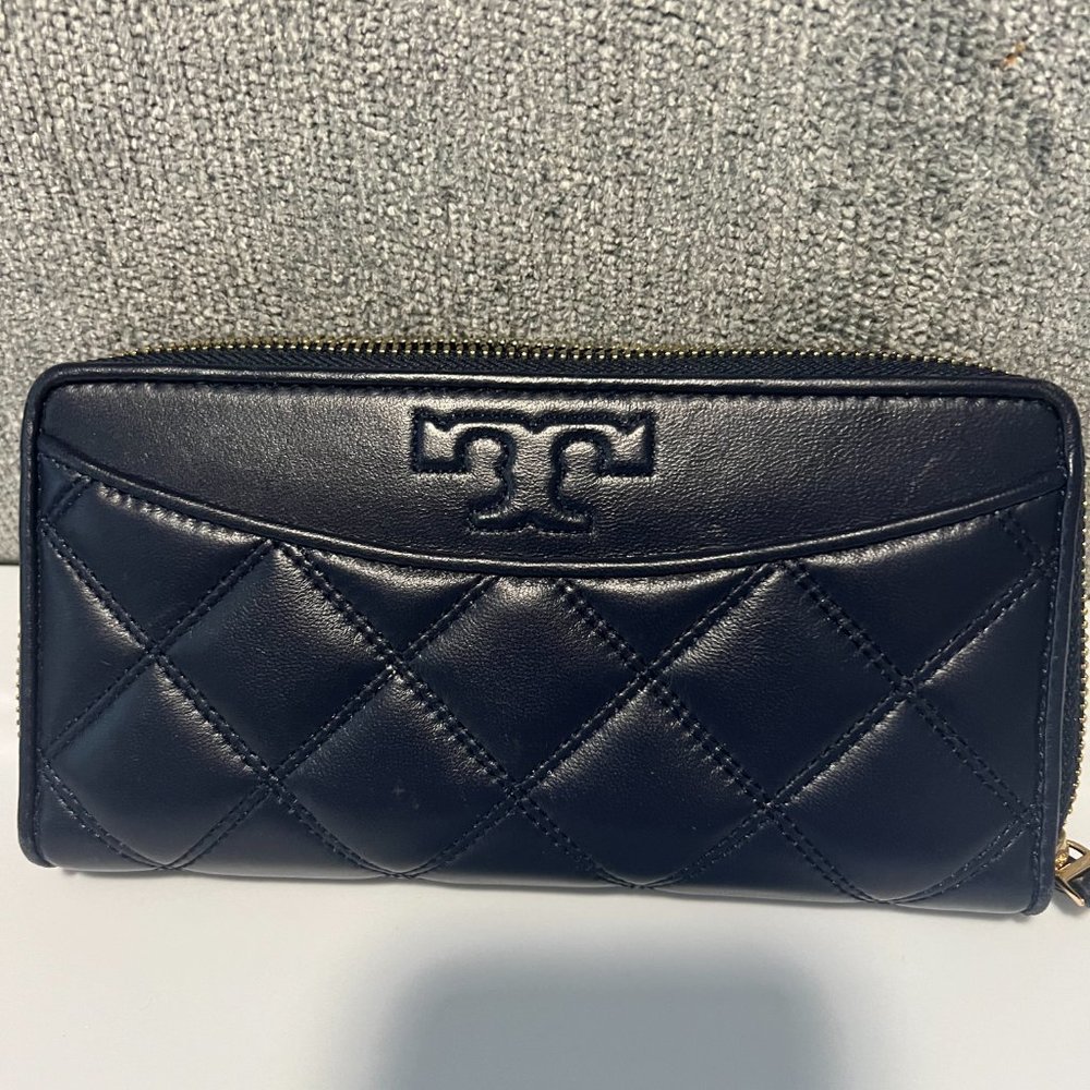 Tory Burch Quilted wallet in Navy - Picture 2 of 6